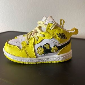 Air Jordan 1 Mid (Rose Patch) - Dynamic Yellow